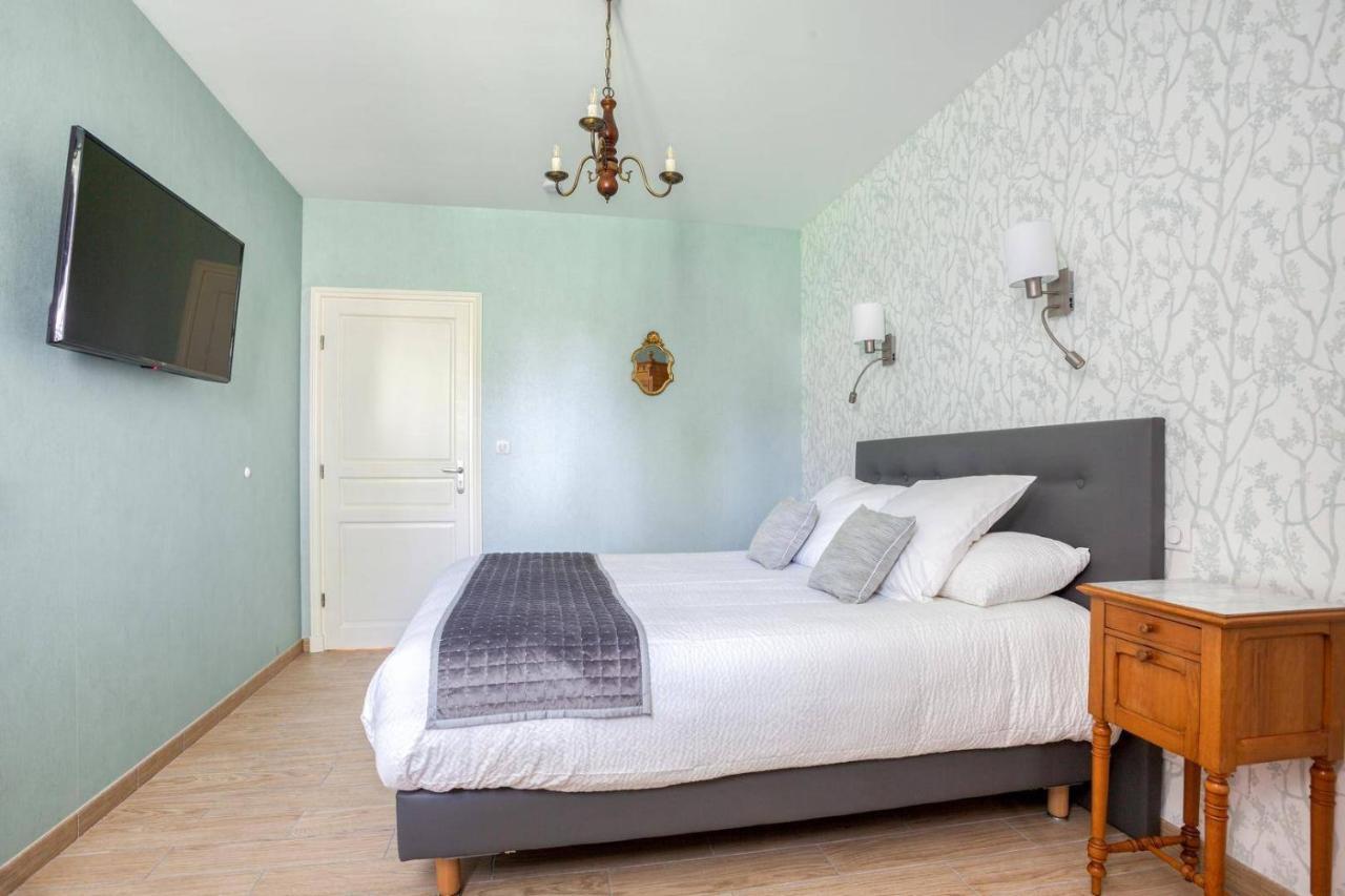 Le Clos des Pervenches Jassans-Riottier Chambre photo